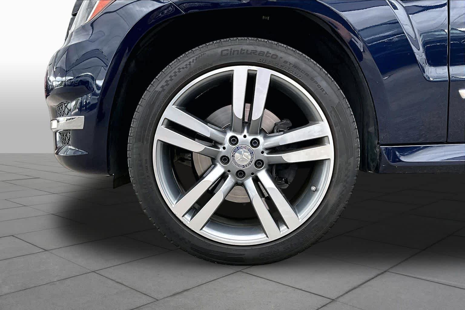Used 2015 Lunar Blue Metallic Mercedes-Benz GLK 350 image 11