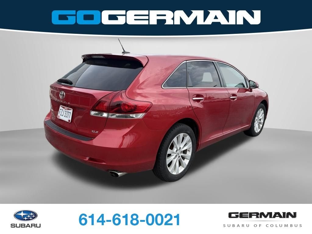 Used 2013 Red Toyota XLE image 11