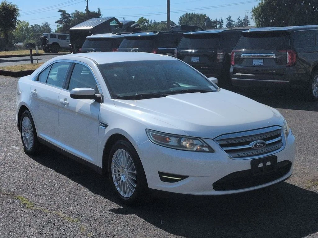 Used 2011 White Platinum Clearcoat Metallic Ford SEL image 7