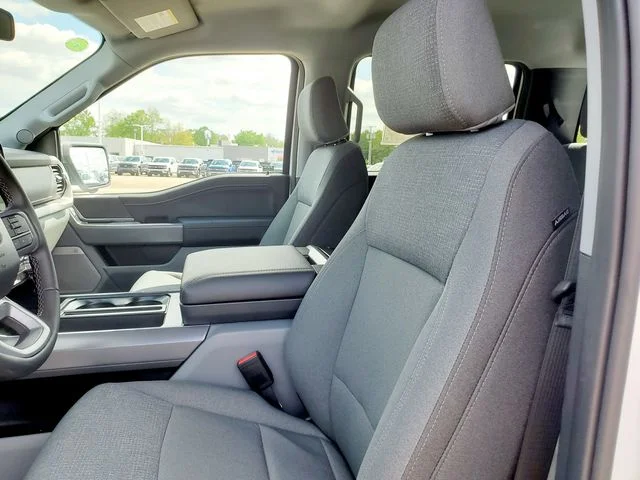 2025 Ford F-150 XLT - Photo 15