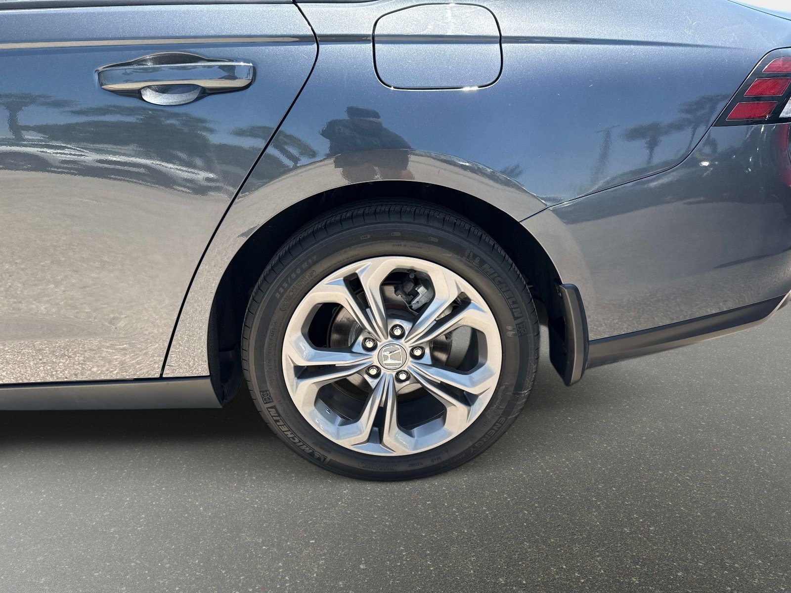 Used 2024 Meteorite Gray Metallic Honda EX image 9