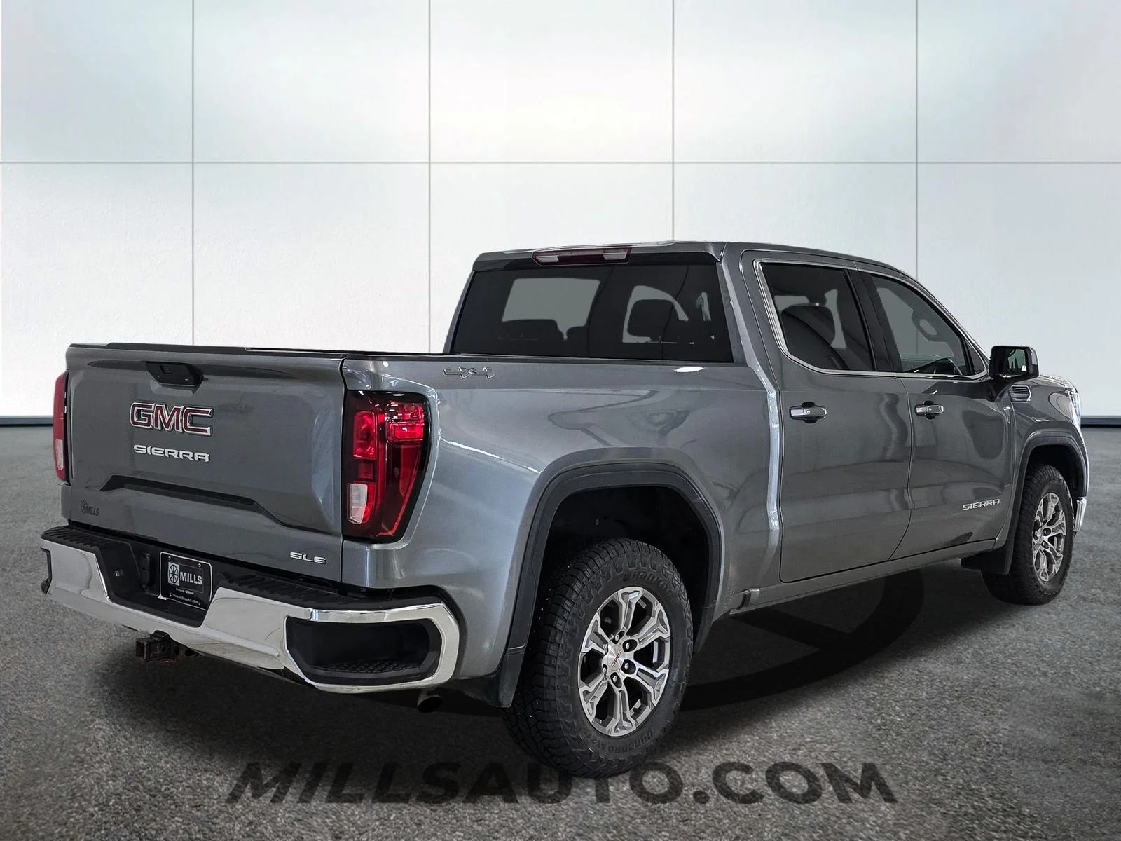 Used 2020 Gray GMC SLE image 8