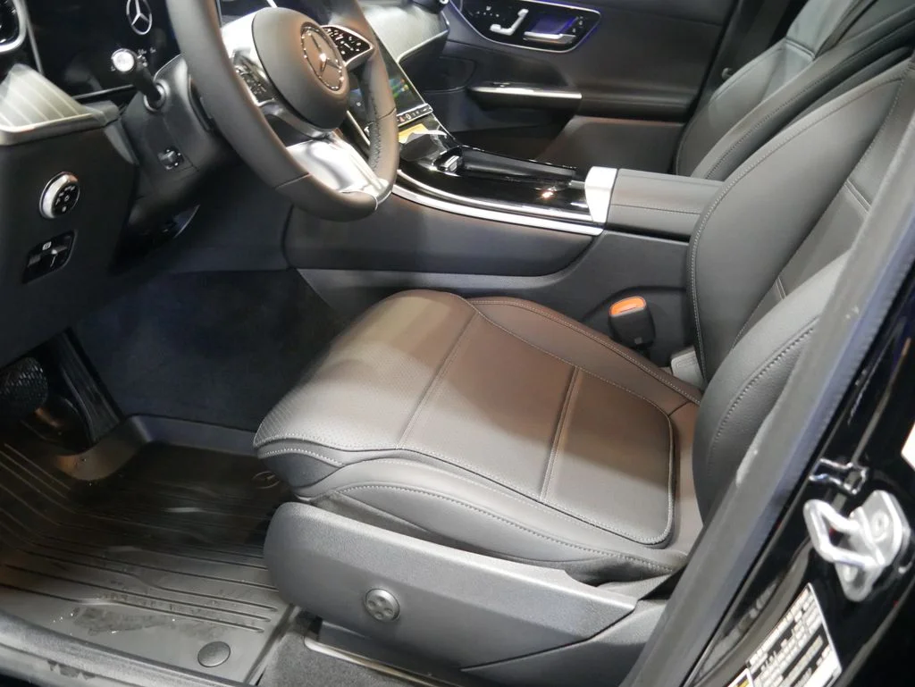 Used 2026 Black Mercedes-Benz GLC 300 image 15
