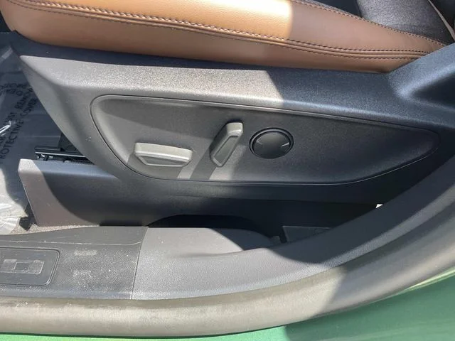Used 2025 Green Ford Outer Banks image 22