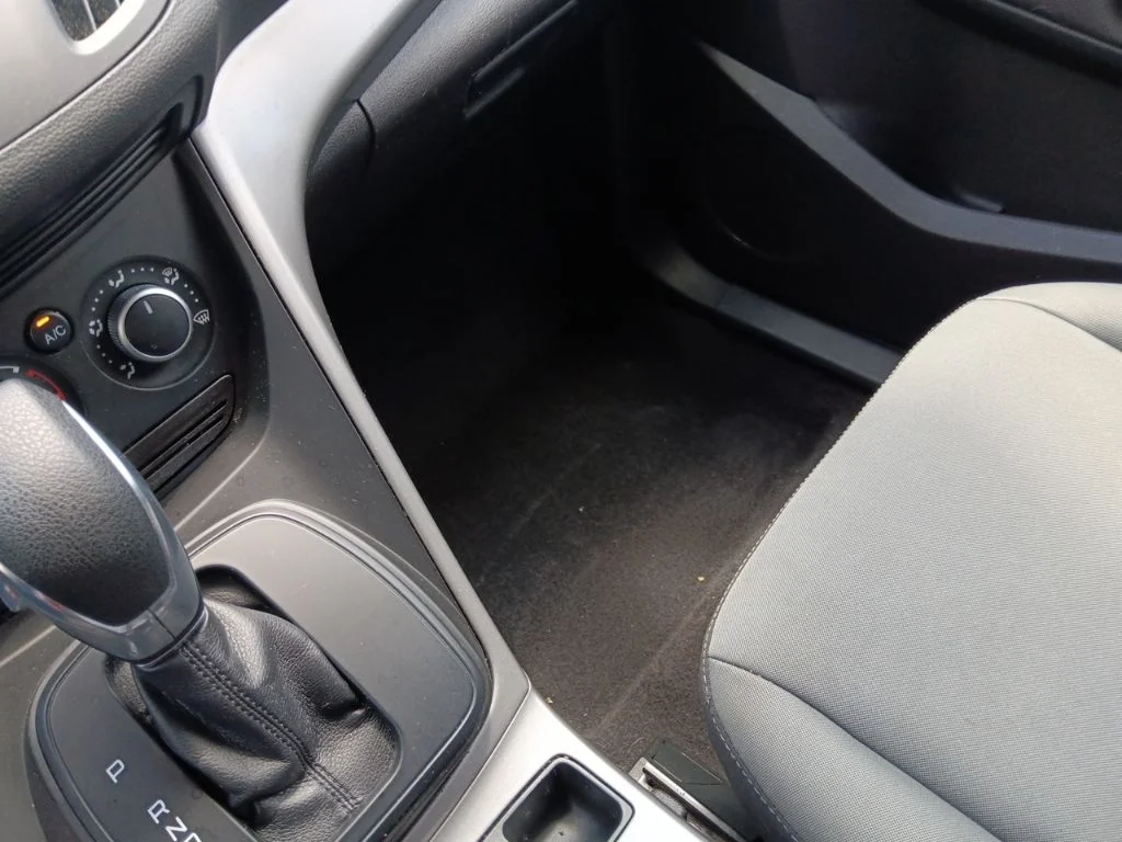Used 2016 Magnetic Ford SE image 22