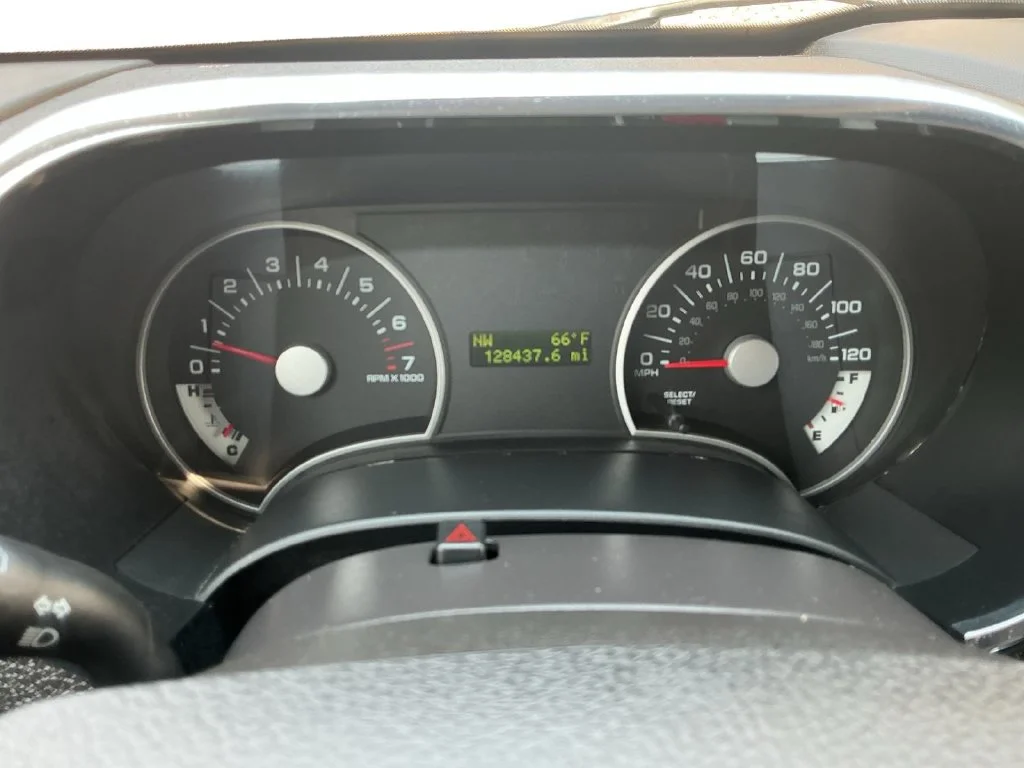 Used 2010 Red Ford XLT image 13