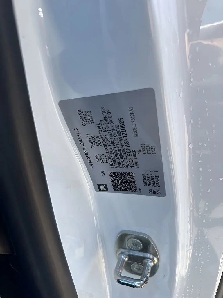 Used 2022 Summit White Chevrolet LT image 25