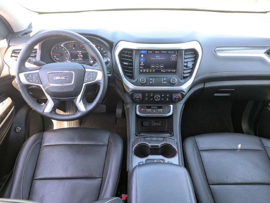 Used 2023 White GMC SLT image 19