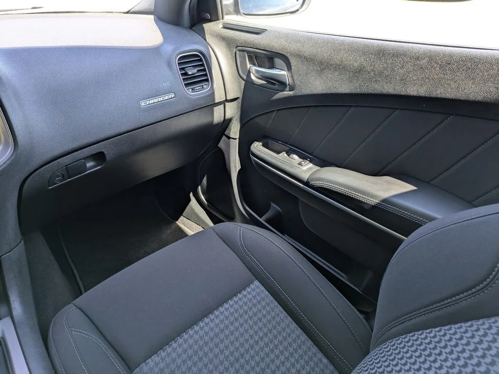 Used 2023 Silver Dodge SXT image 16