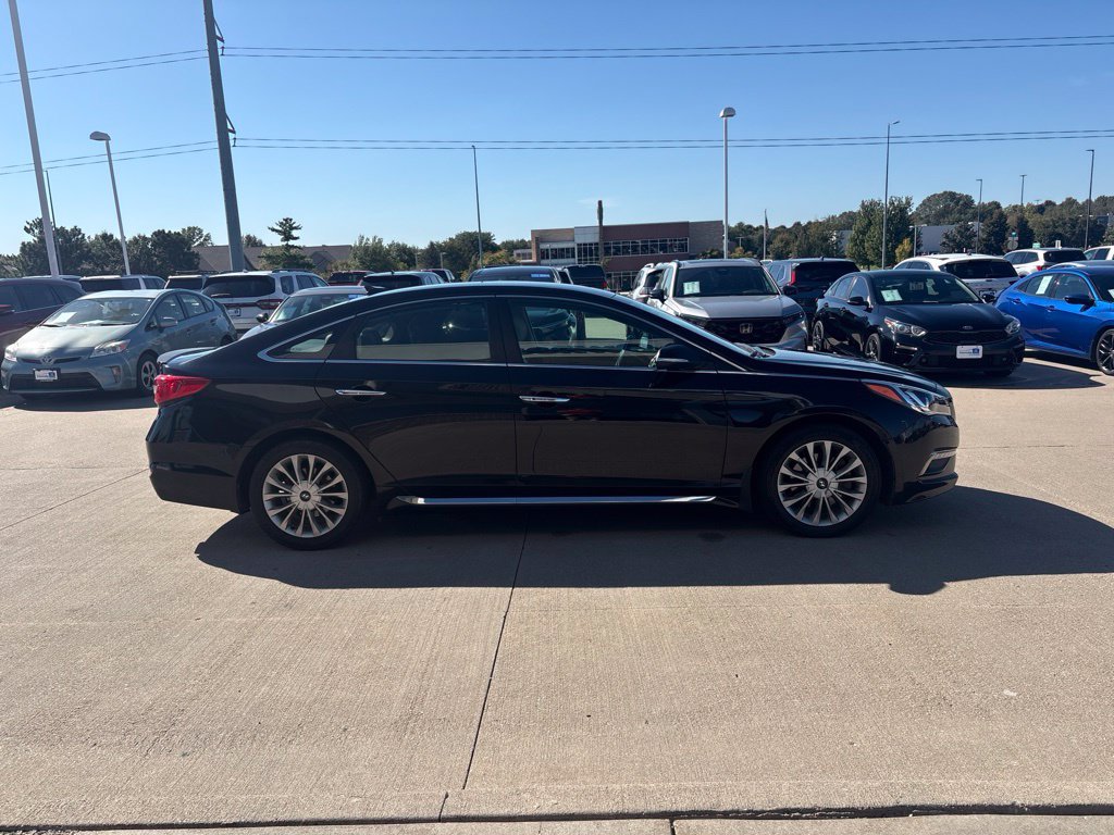 Used 2015 Phantom Black Hyundai Limited image 4