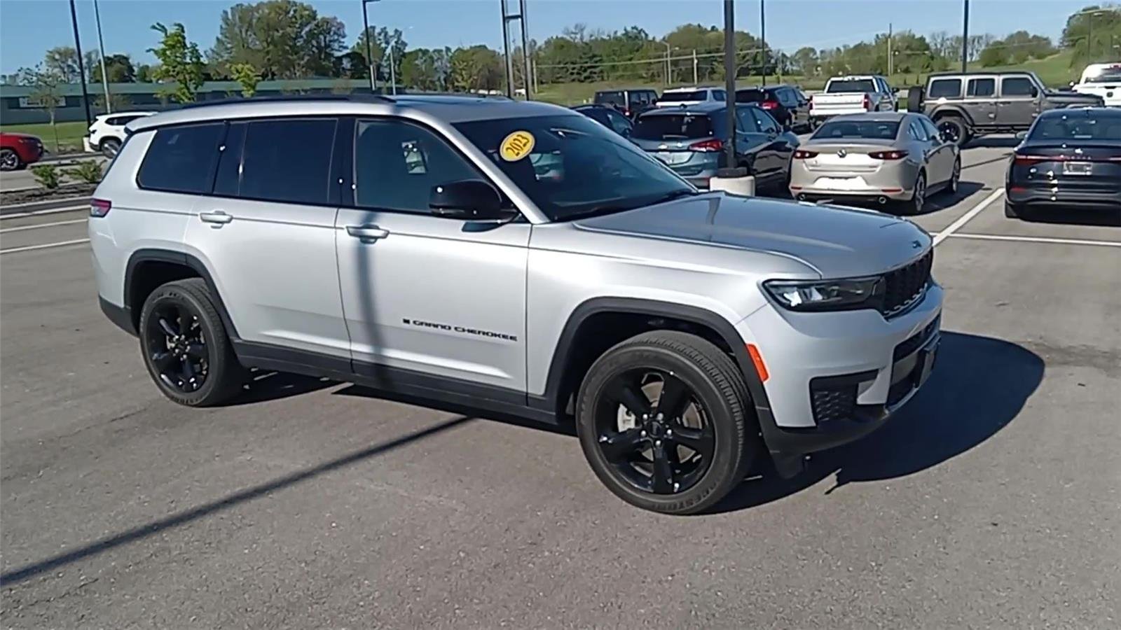 Used 2023 Jeep Grand Cherokee L Altitude with VIN 1C4RJKAG4P8838233 for sale in Kansas City