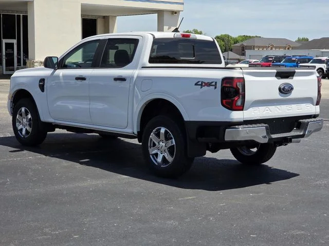 New 2025 Oxford White Ford XLT image 4