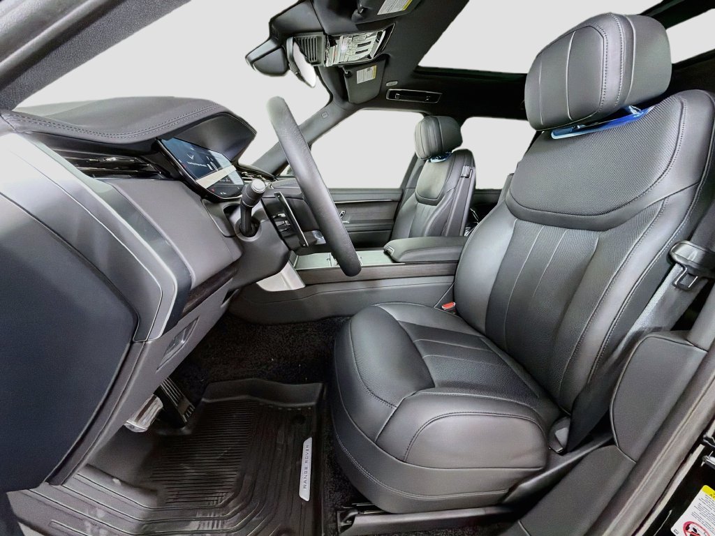 New 2027 Santorini Black Land Rover SE image 22