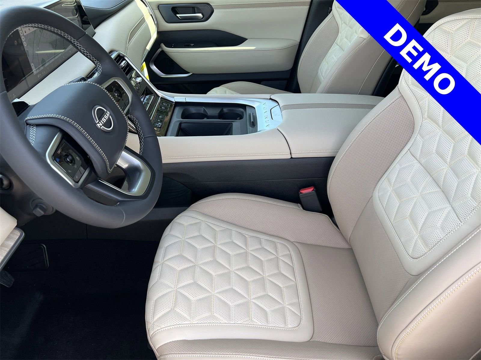 2025 Nissan Armada Platinum Reserve - Photo 23