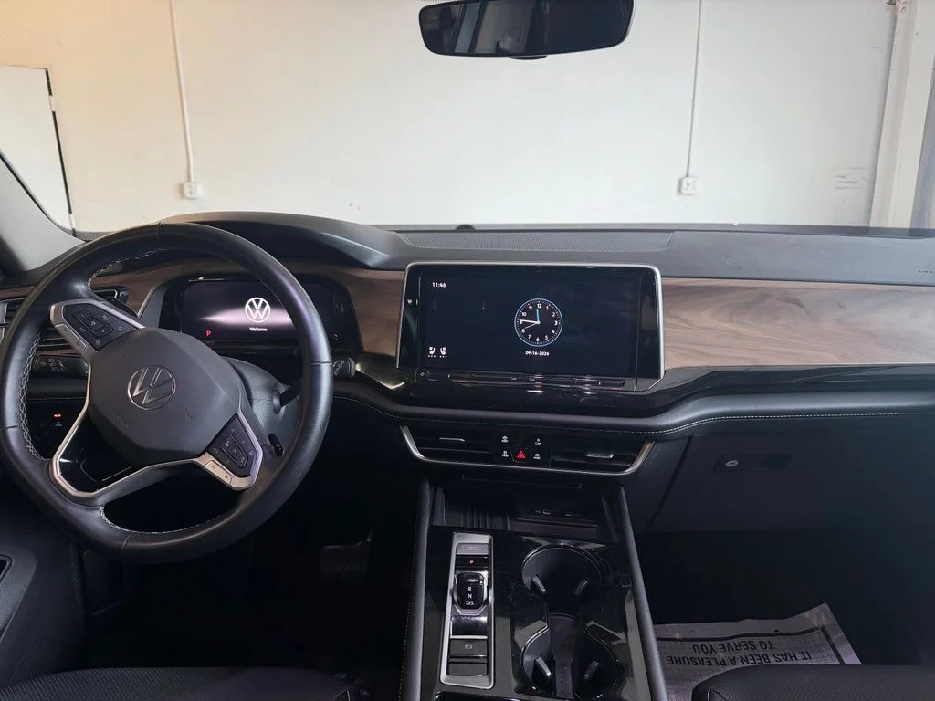 Used 2025 Gray Volkswagen 2.0T SE w/Technology image 13