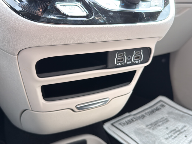 Used 2024 White Chrysler Touring L image 33