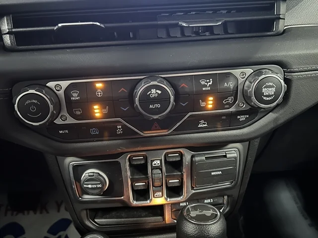Used 2025 WHITE JEEP Backcountry image 30