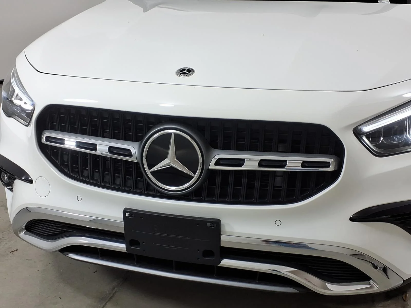 Used 2025 Polar White Mercedes-Benz GLA 250 image 13