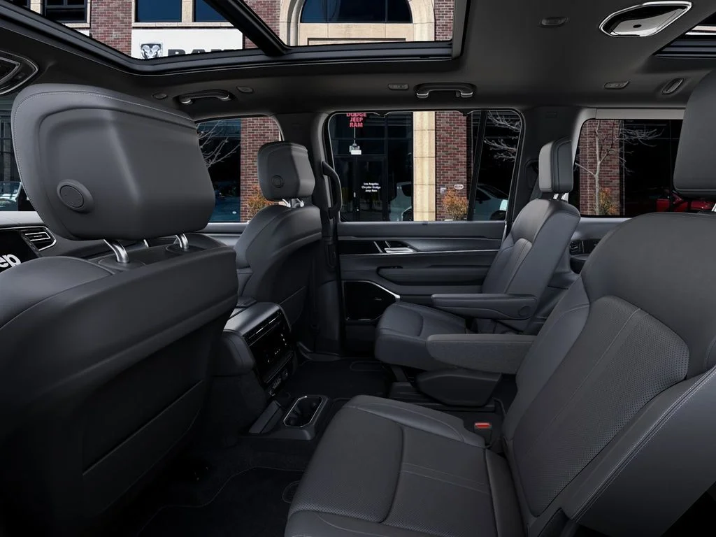 New 2026 Velvet Red Pearl-Coat Exterior Paint Jeep Limited Reserve image 23