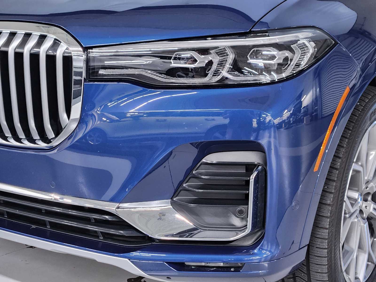 Used 2022 Phytonic Blue Metallic BMW xDrive40i image 12