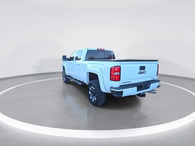 Used 2019 White GMC Denali image 6