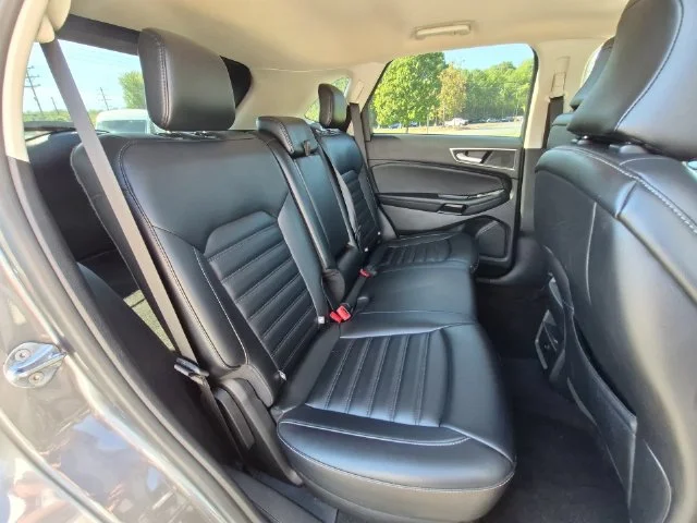 Used 2024 Gray Ford SEL image 33