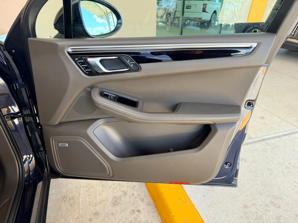 Used 2019 Night Blue Metallic Porsche Base image 13