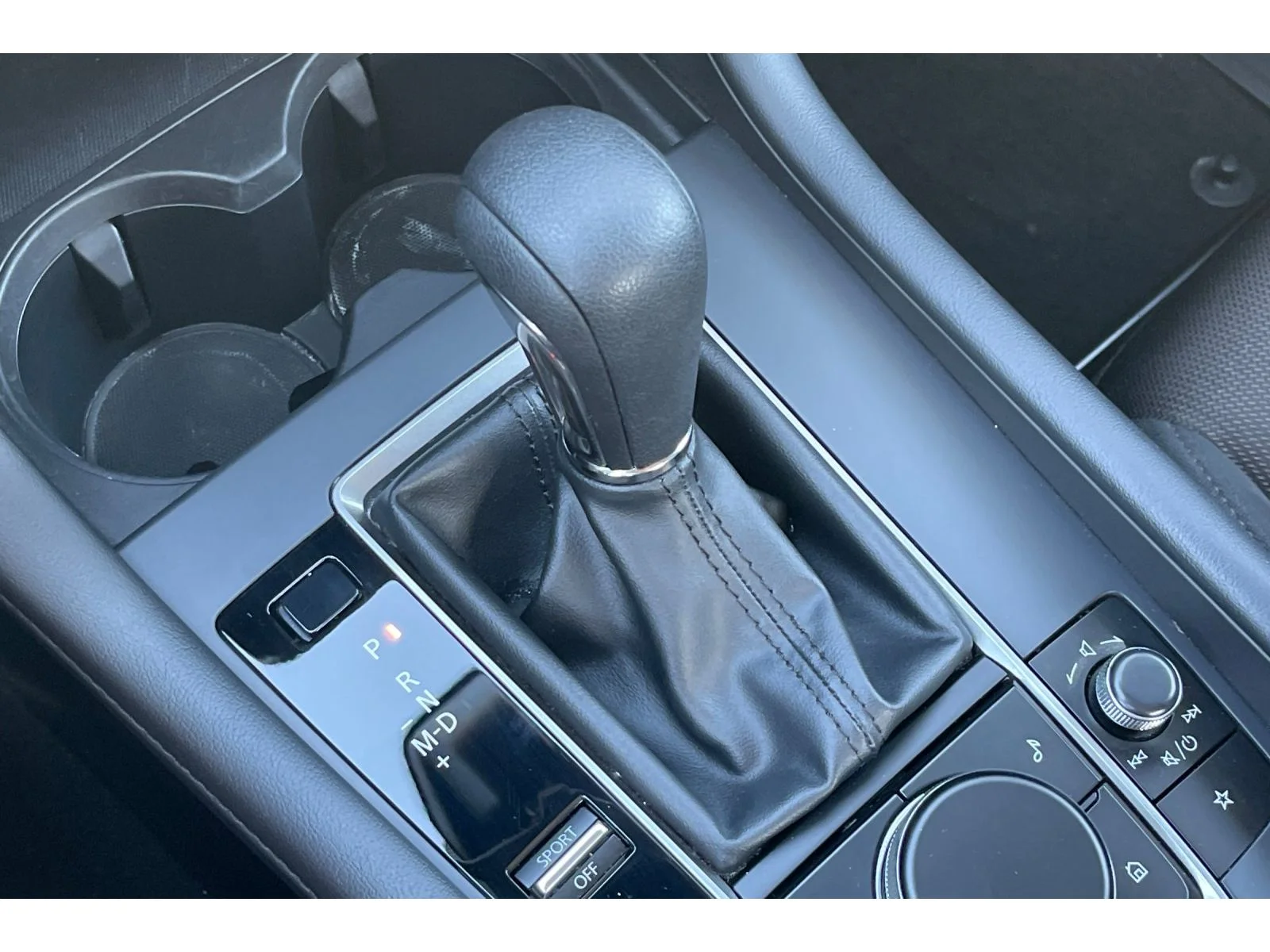 Used 2022 Jet Black Mica Mazda 2.0 image 32