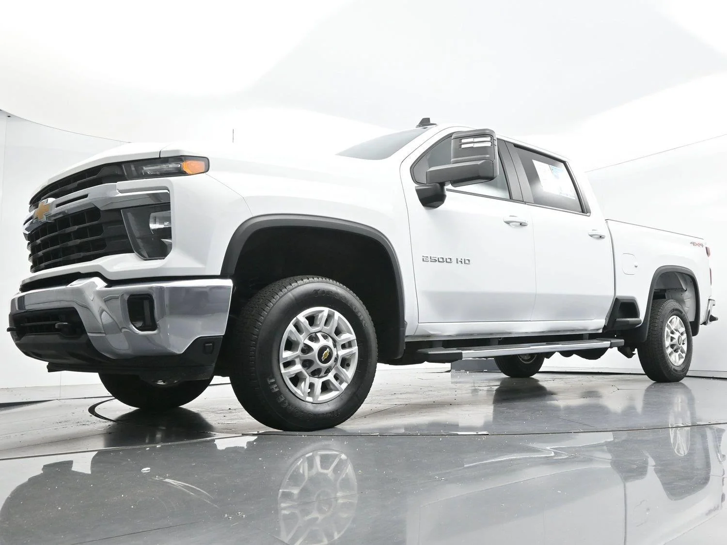 Used 2025 Summit White Chevrolet LT image 47