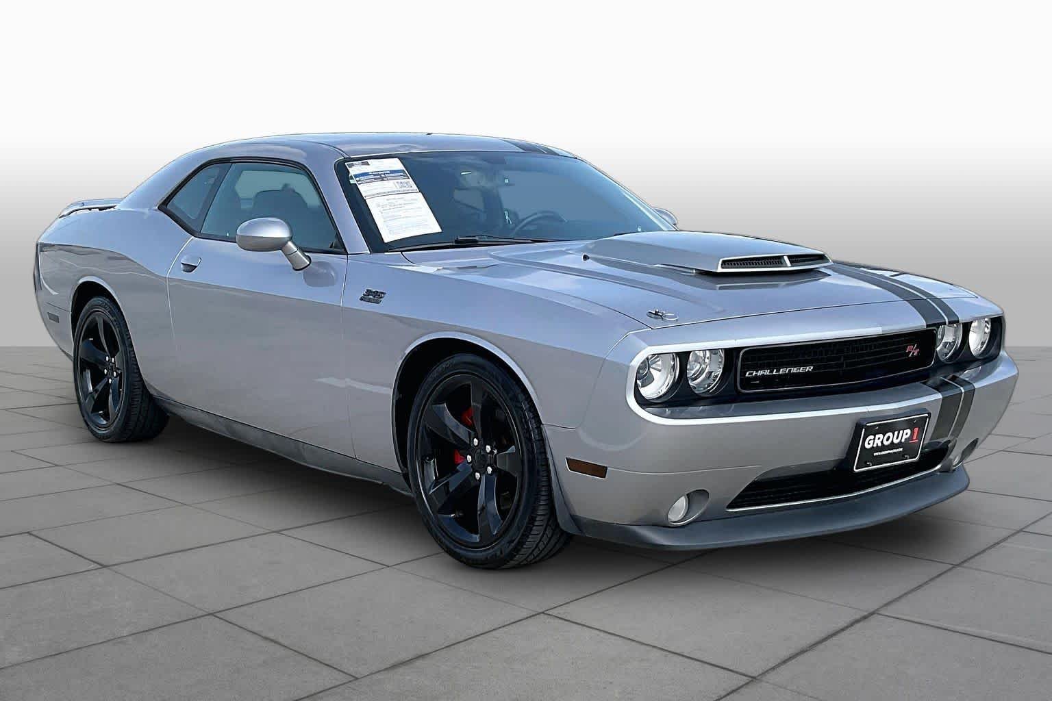 Used 2014 Billet Silver Metallic Clearcoat Dodge R/T image 3
