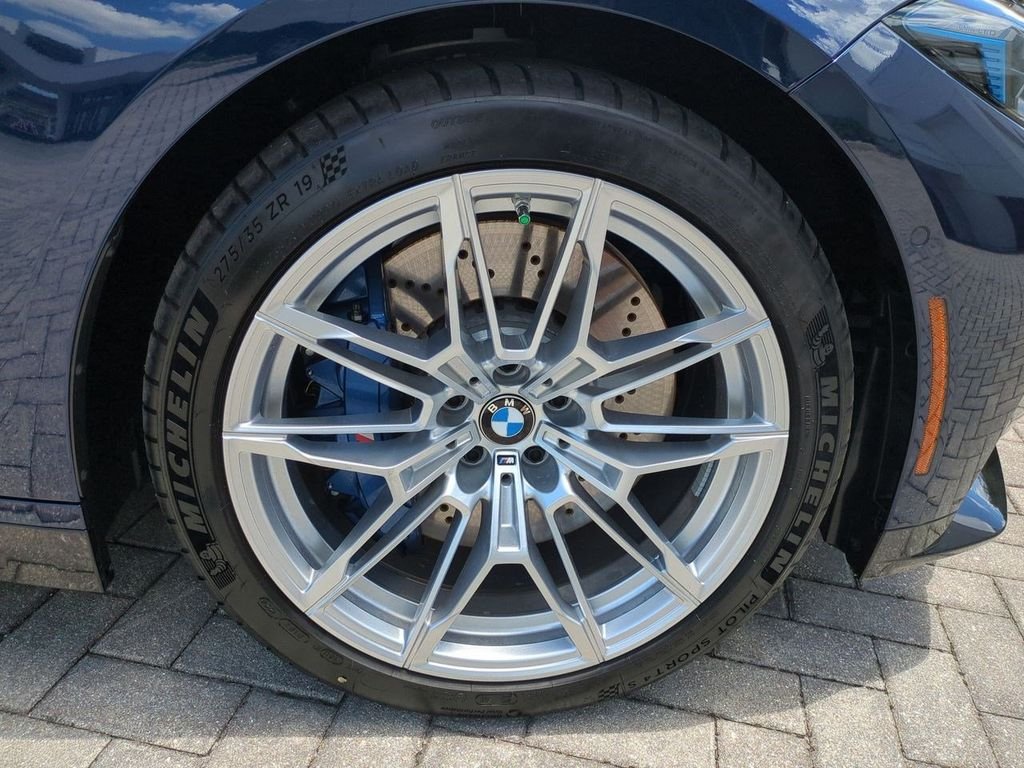 New 2027 Tanzanite Blue II Metallic BMW Competition image 11