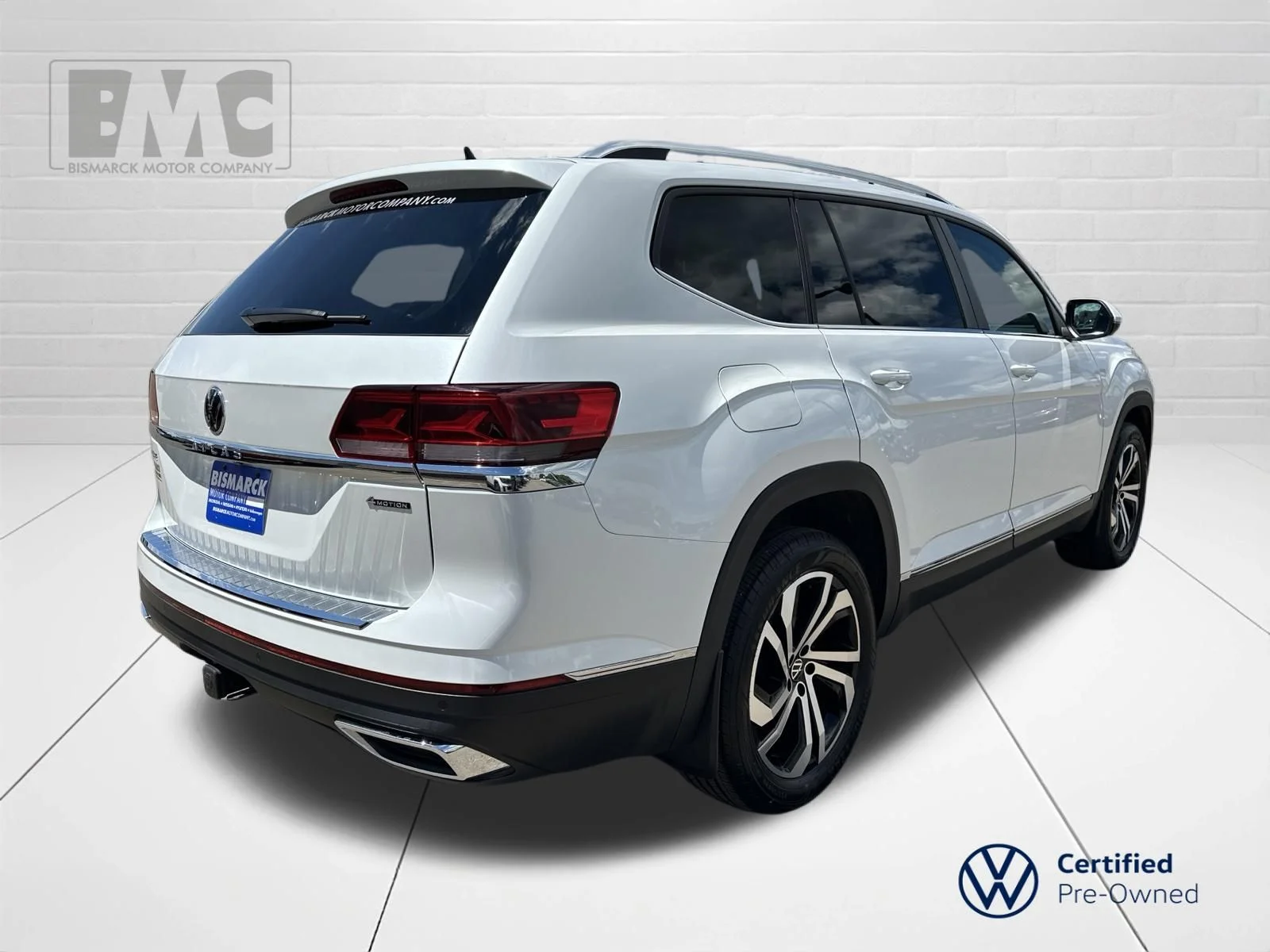 Used 2023 White Volkswagen SEL image 3