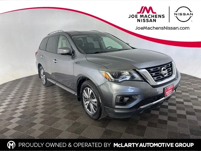 Used 2017 Gray Nissan SL image 1