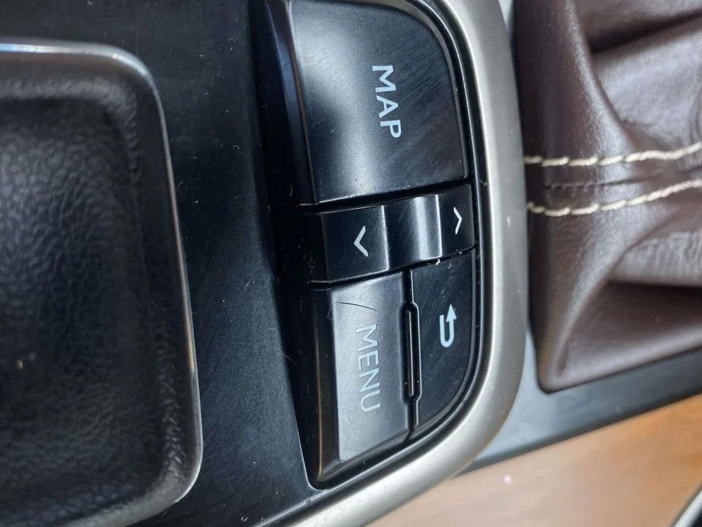 Used 2018 Obsidian Lexus Base image 30