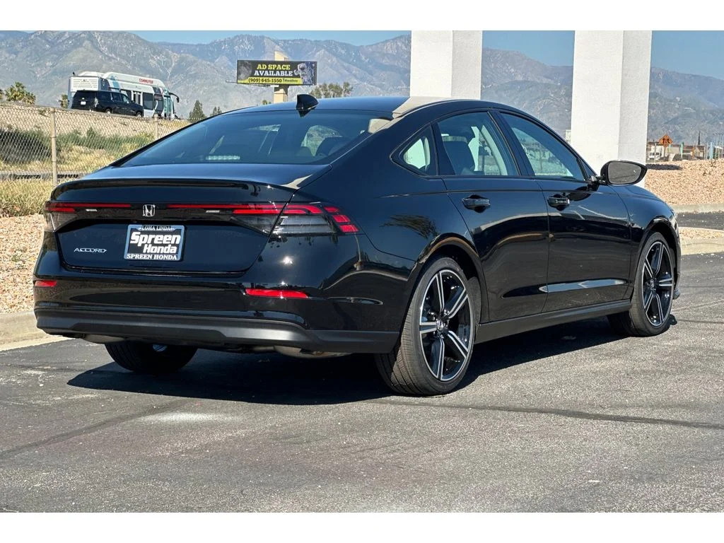New 2026 Crystal Black Pearl Honda SE image 4