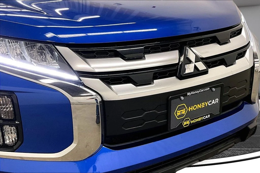 Used 2024 Blue Mitsubishi 2.0 SE image 32