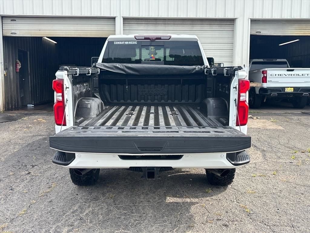 Used 2020 White Chevrolet High Country image 9