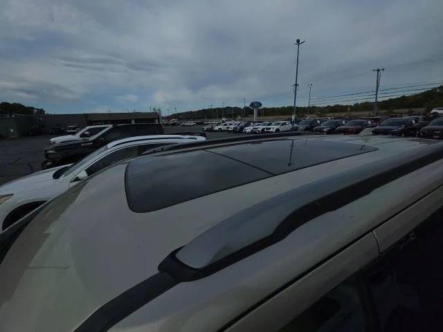 Used 2017 White Gold Metallic Ford XLT image 12