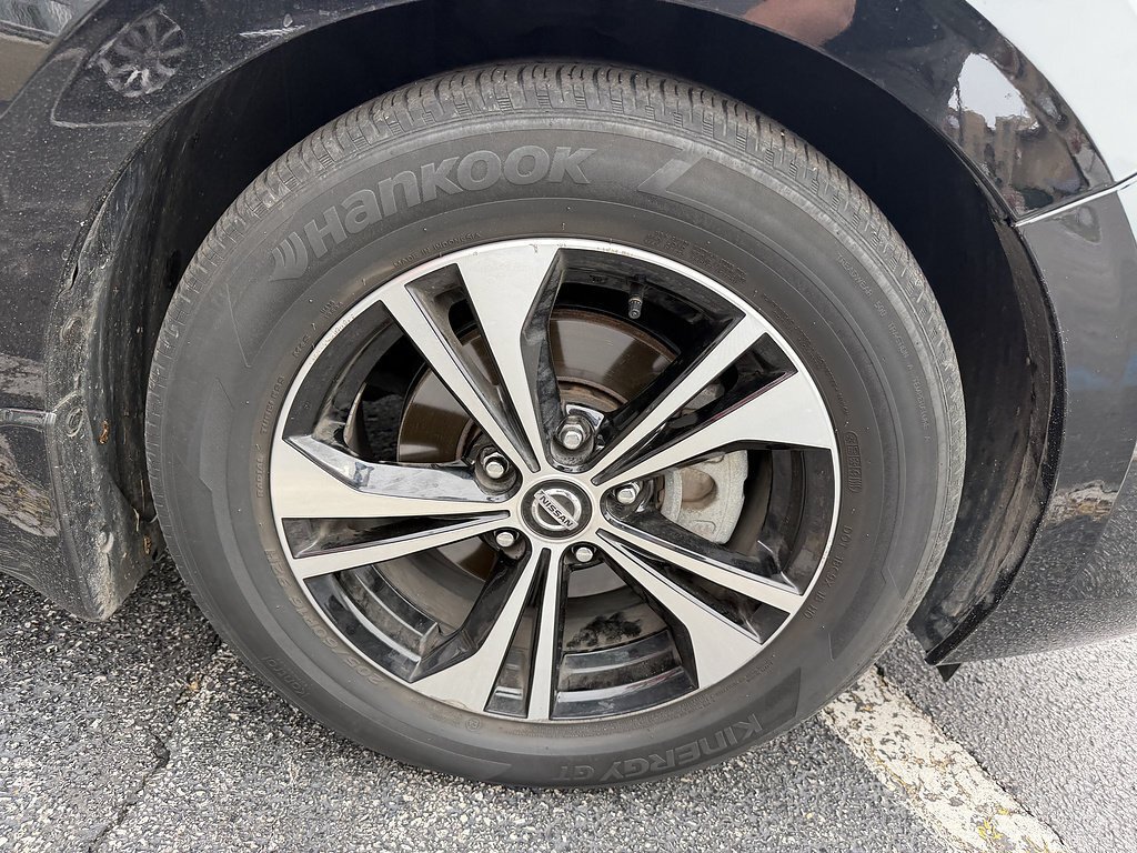 Used 2022 Super Black Nissan SV image 40