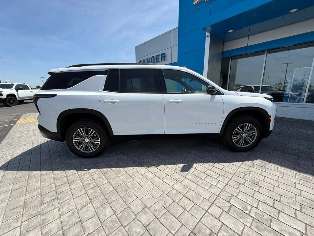 Used 2025 Summit White Chevrolet LT image 15