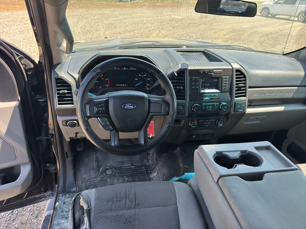 Used 2017 Shadow Black Ford XL image 27