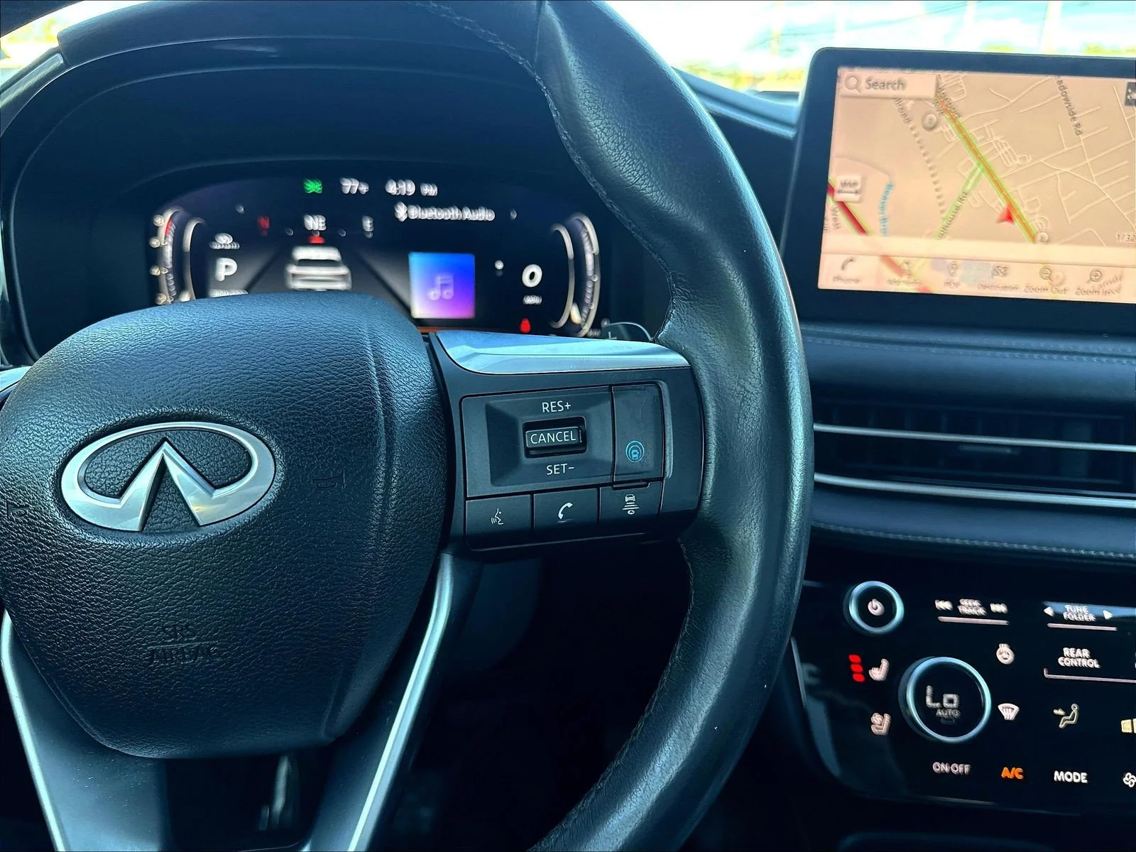 Used 2022 Bordeaux INFINITI LUXE image 14