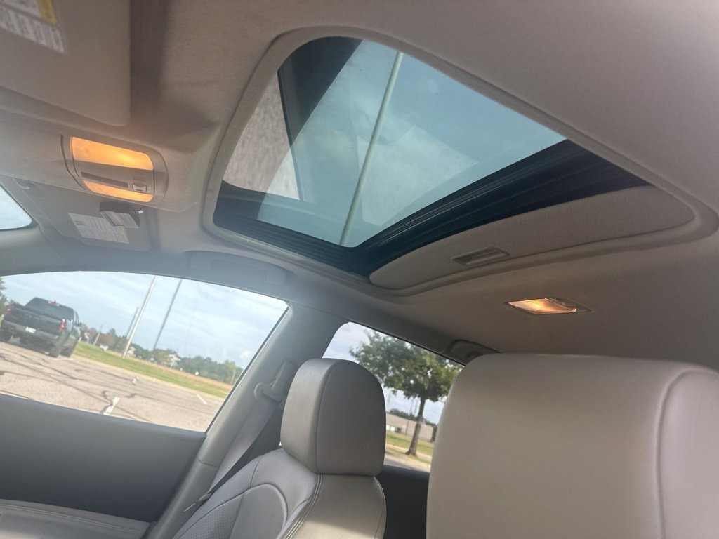 Used 2011 Blue Nissan SV image 11