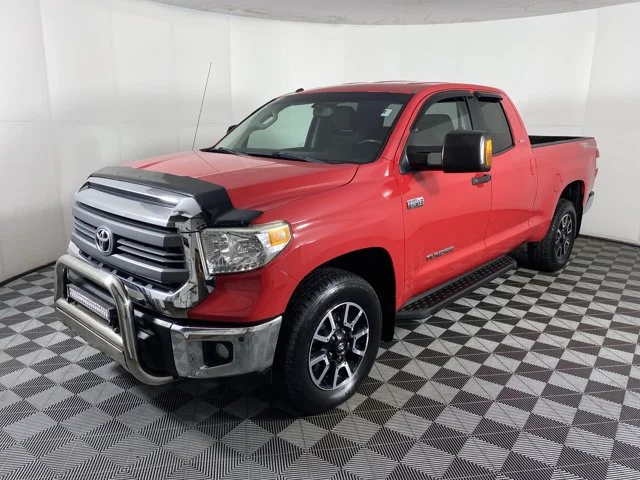 Used 2014 Red Toyota SR5 image 8
