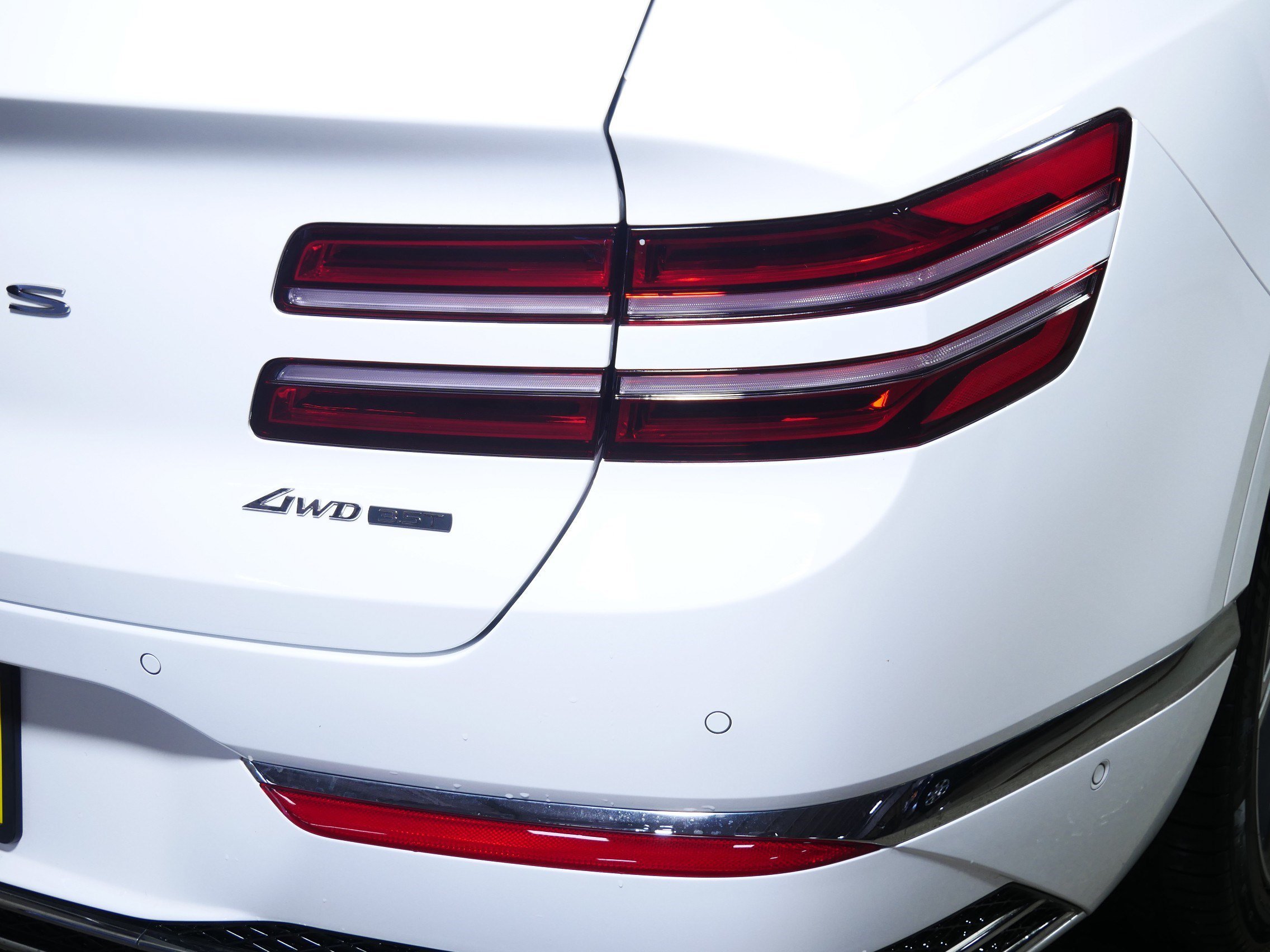 Certified Used 2025 Alta White Genesis 3.5T Prestige image 17