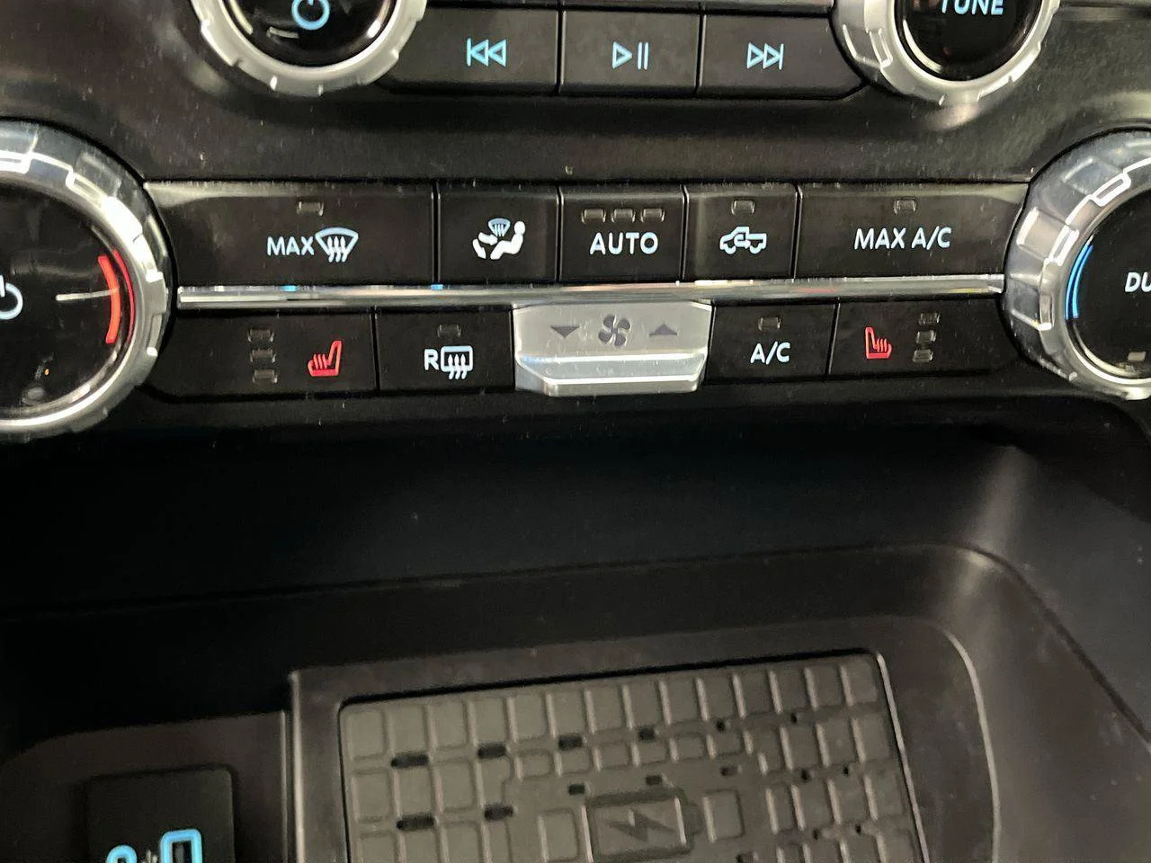 Used 2024 Black Ford XLT image 24
