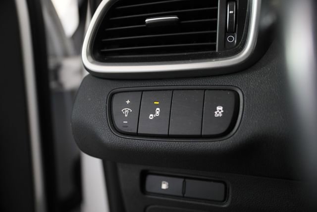 Used 2019 White Kia 2.4L LX image 12