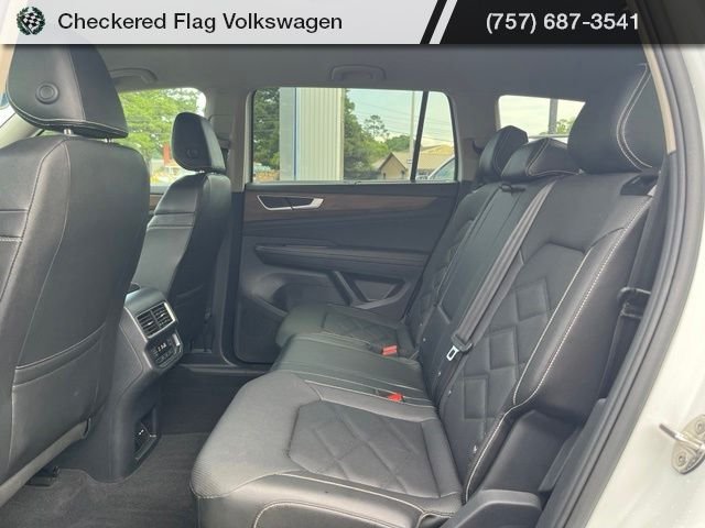 Used 2025 Pure White Volkswagen 2.0T SE w/Technology image 25