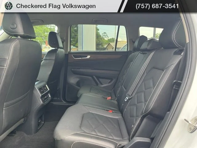 Used 2025 Pure White Volkswagen 2.0T SE w/Technology image 25