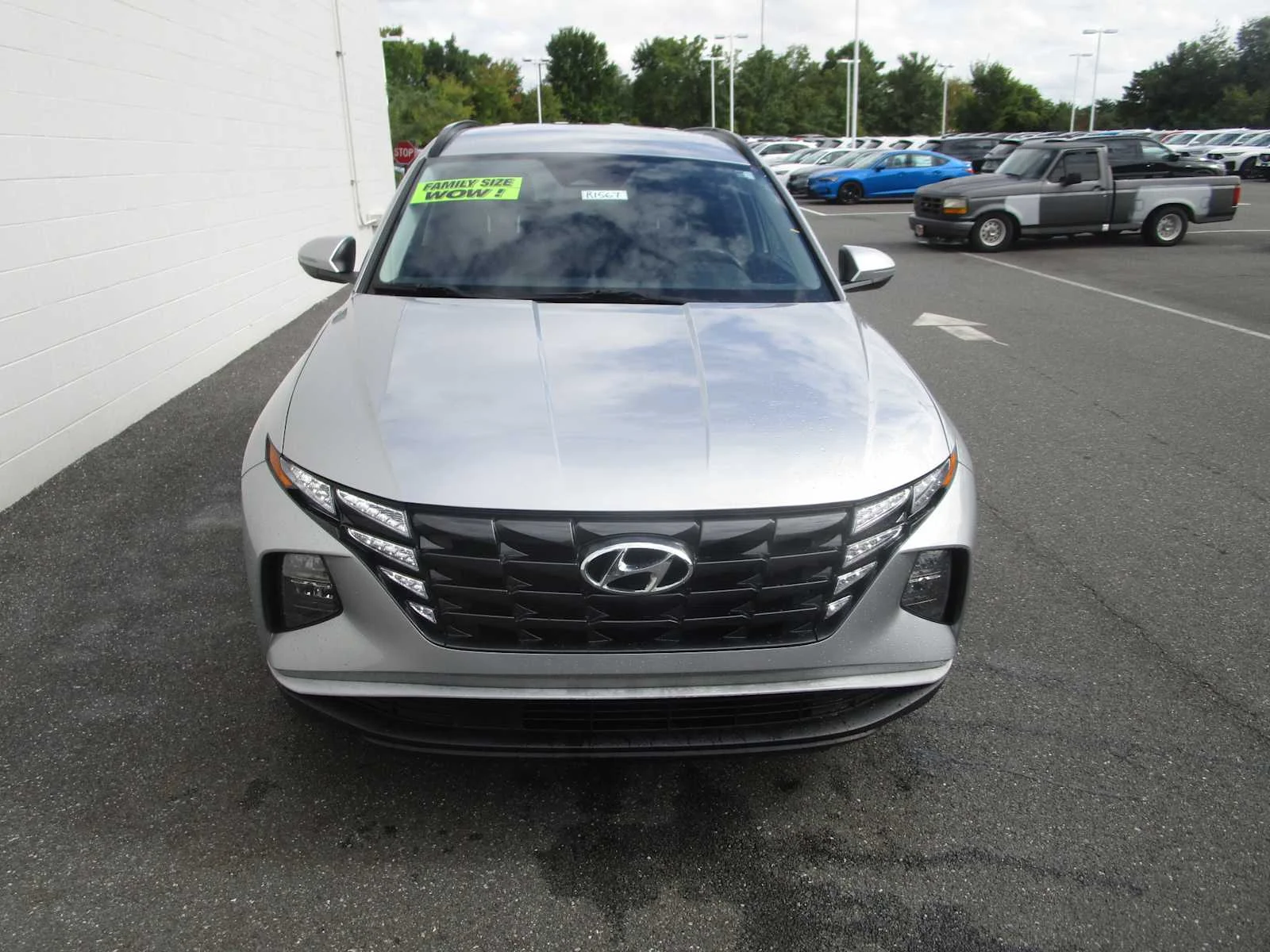 Used 2022 Shimmering Silver Hyundai SEL image 2